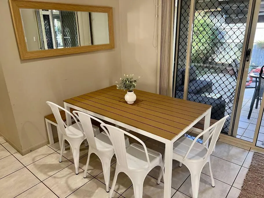 Sandstone Point Holiday Home 오스트레일리아